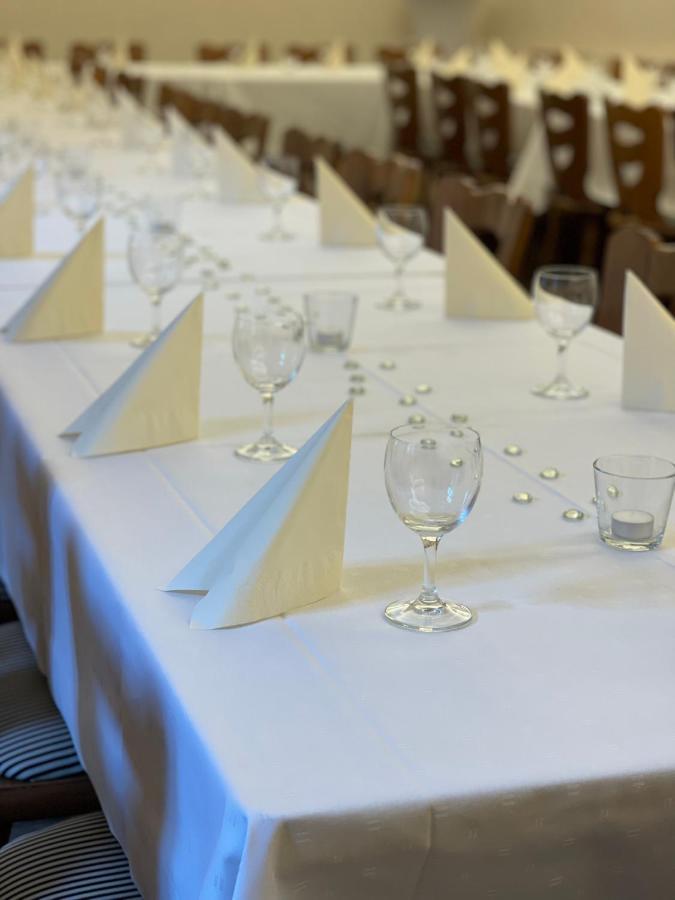 Hotel Restaurant Goldenes Ross Gollheim المظهر الخارجي الصورة
